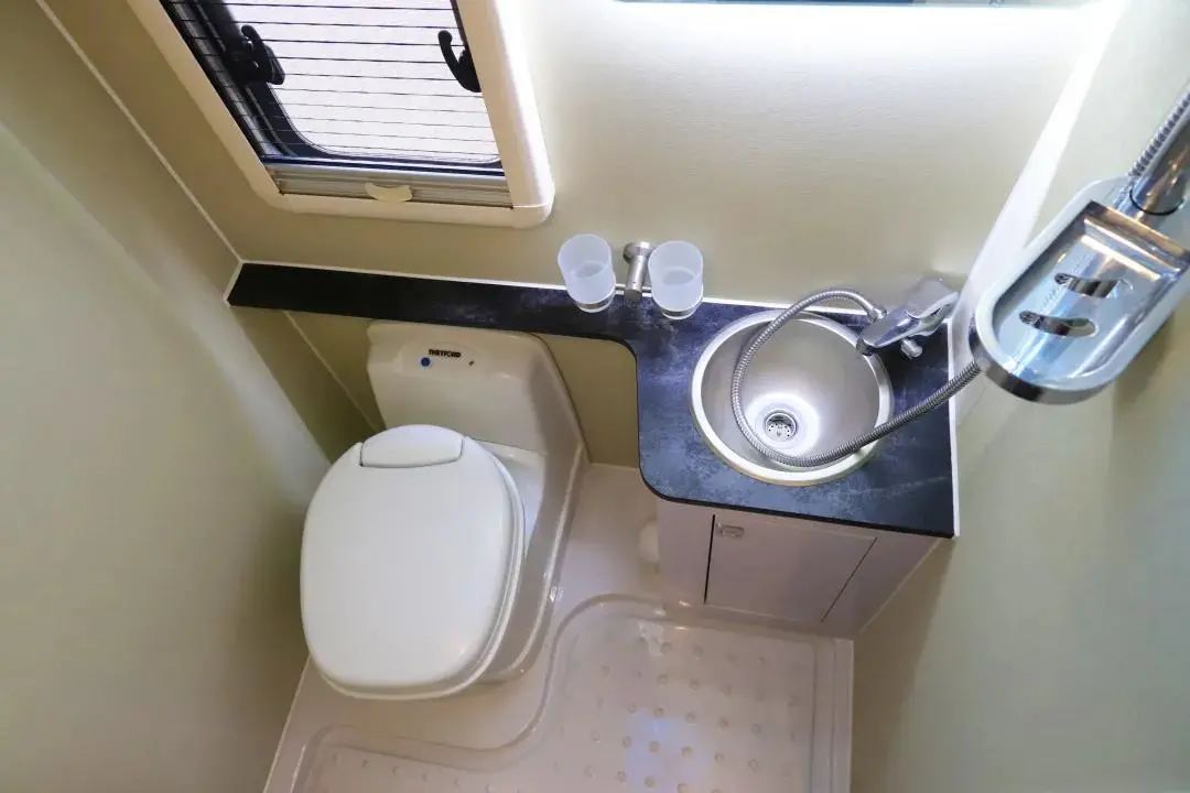 宇通c533旗舰探境版,2023款宇通c533旗舰版