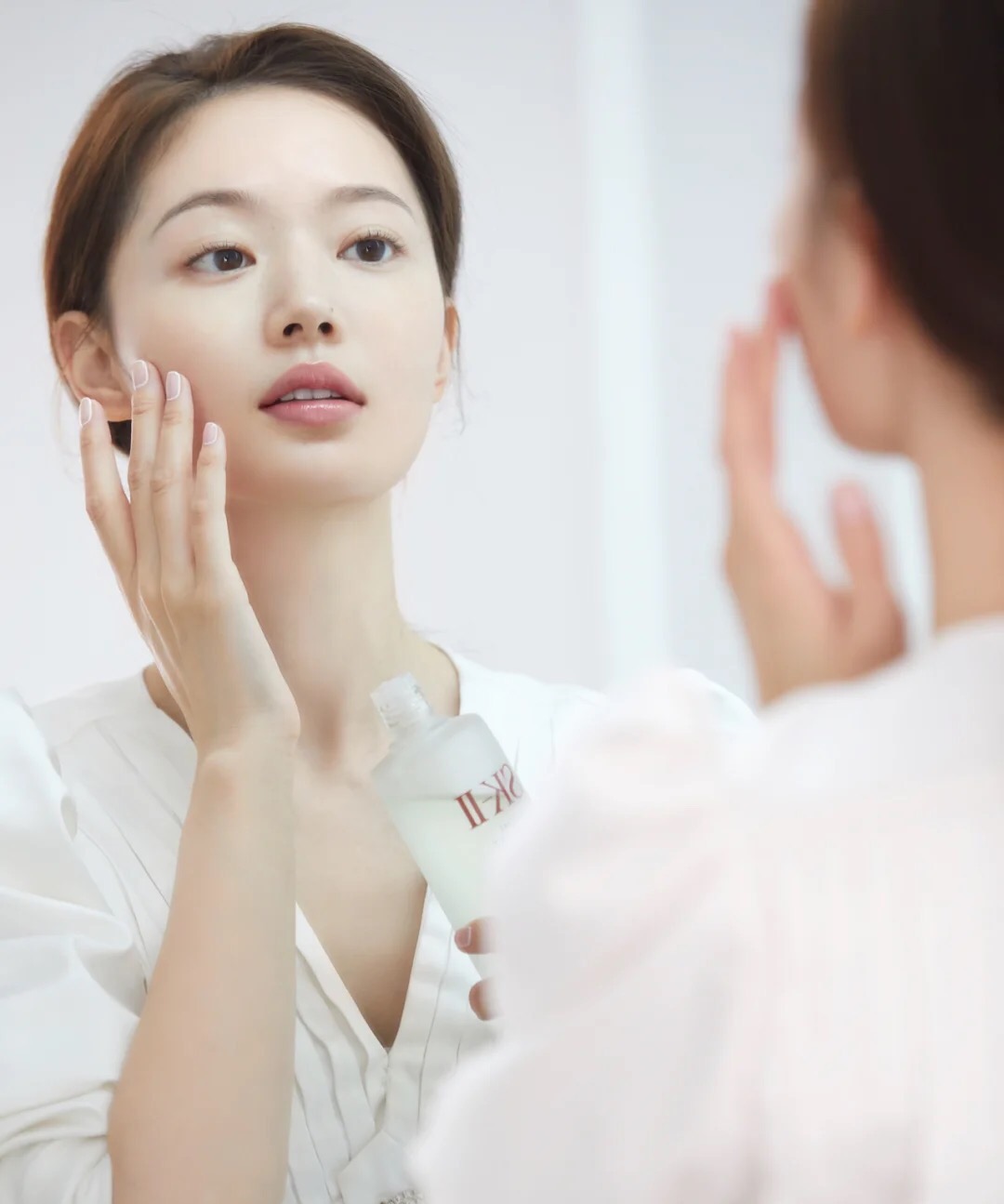 怎么上粉底液眼下不卡纹,上粉底液眼下干纹卡粉怎么解决