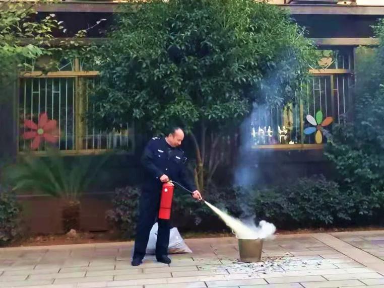 关于119消防的演练视频,119消防宣传日逃生视频