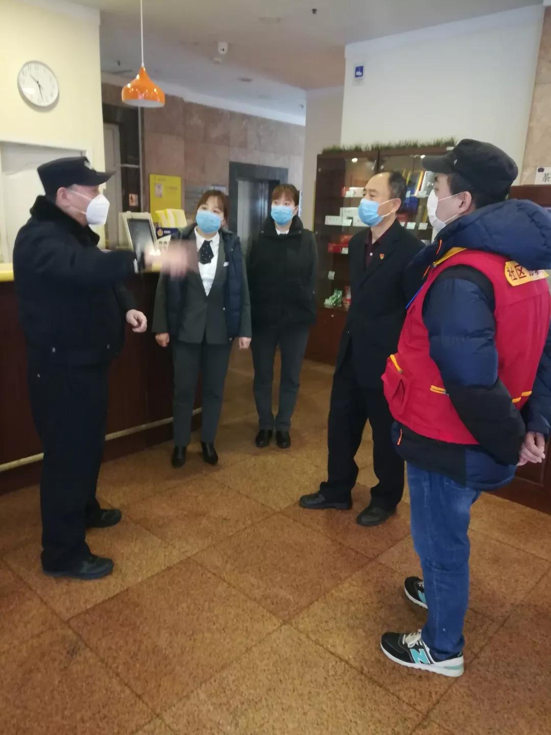 致敬疫情防控一线的社区工作员,社区抗疫一线副书记