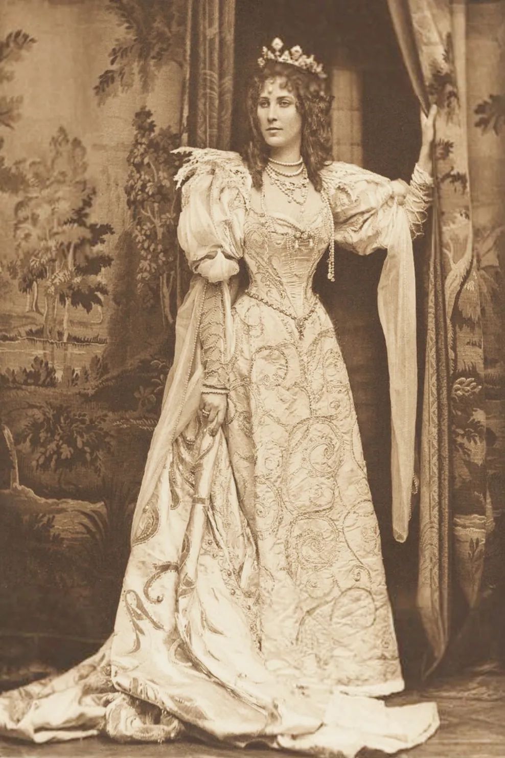 真假名媛启示,真假名媛戴的珠宝有什么区别