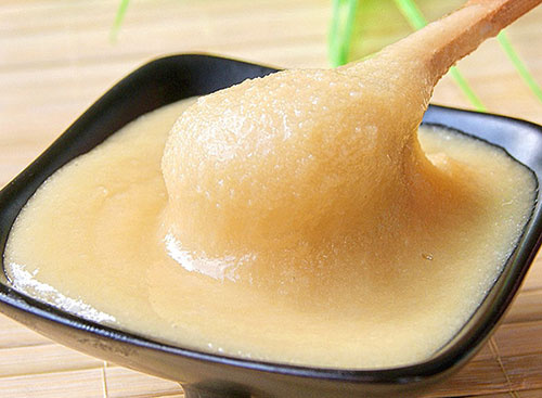 辨别蜂蜜真假野生蜂的方法,蜂蜜真假鉴别最简单方法椴树