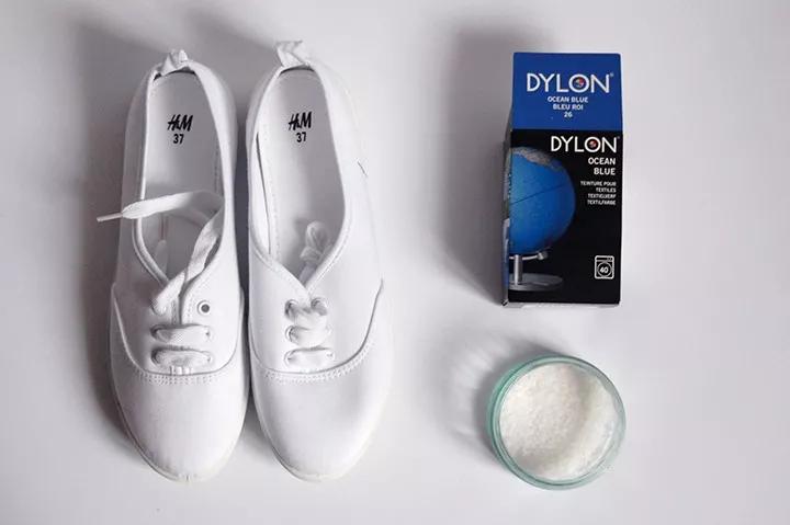 穿腻了小白鞋可以这样来改造,教你把小白鞋变潮流