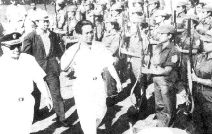 印尼杀了50万华人的原因,印尼杀了50万华人纪录片