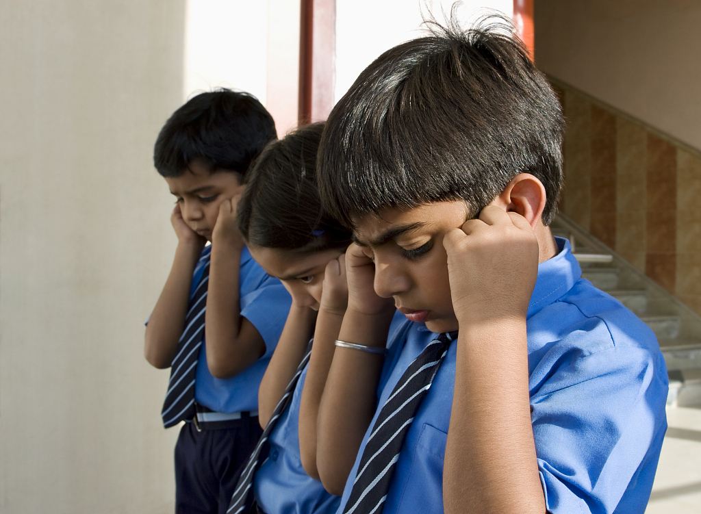 11岁孩子偷同学东西家长如何教育,孩子在学校偷同学东西该如何解决