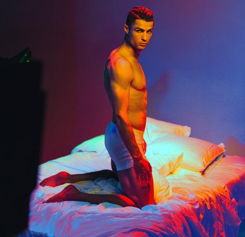 这个站在足坛巅峰的男人,身价翻了数十倍,34岁还有18岁的身体?