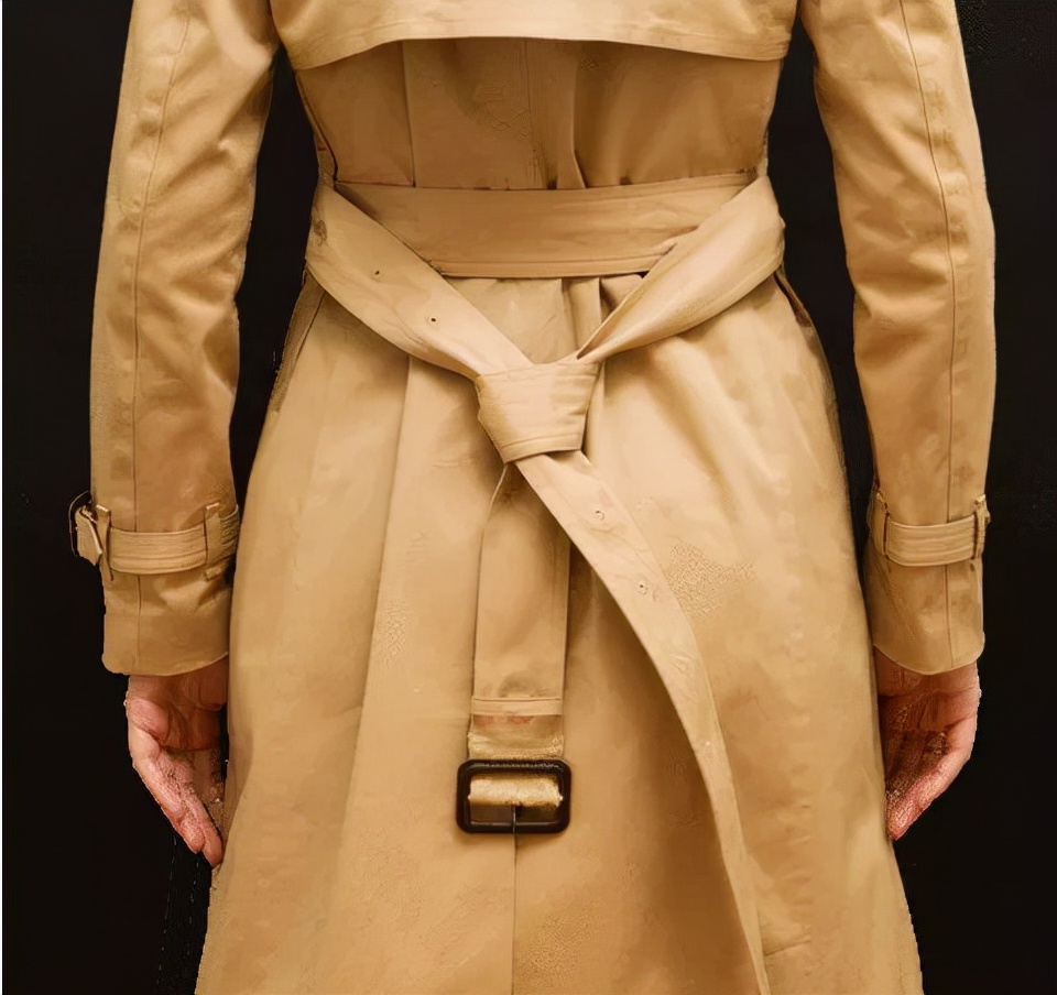 怎么绑风衣后腰带,男士风衣后面腰带怎么系