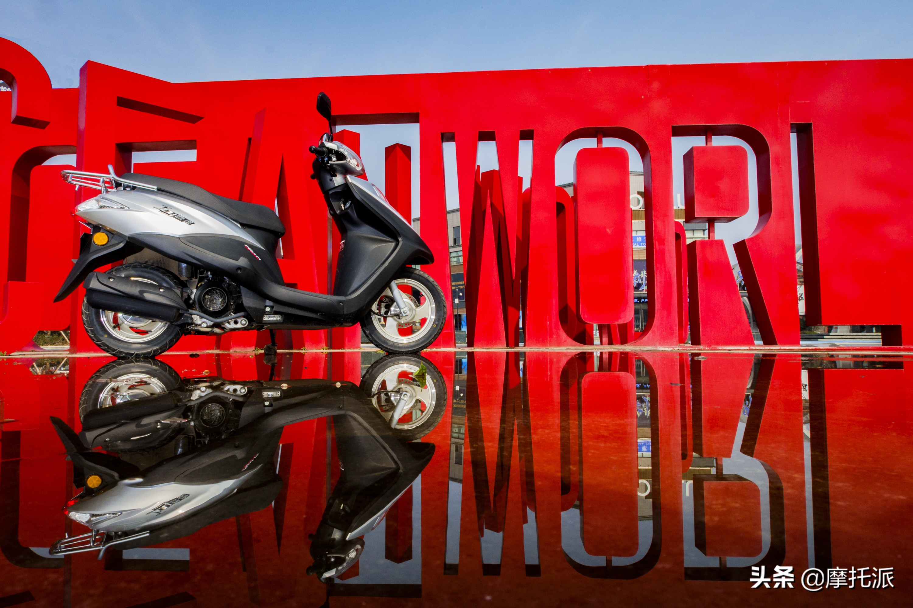 售价7500元左右，五羊-本田平民踏板“喜鲨125”试驾综评