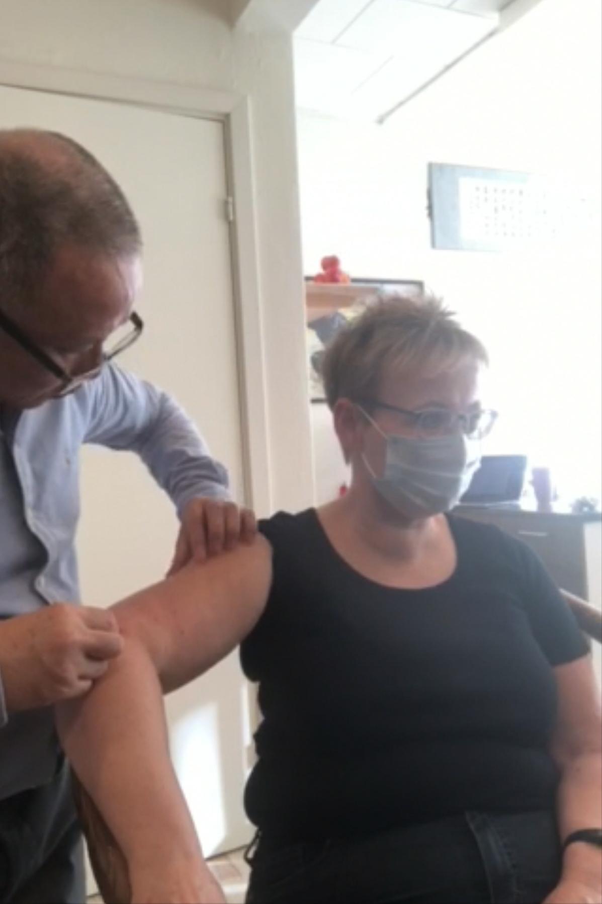 黄帝内针针灸治疗肩周炎,倪海厦治疗肩周炎的最好针灸视频