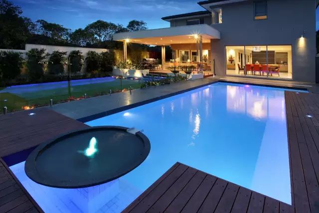 8*8米三层精致雅致别墅设计图,藏于山水间的度假别墅推荐