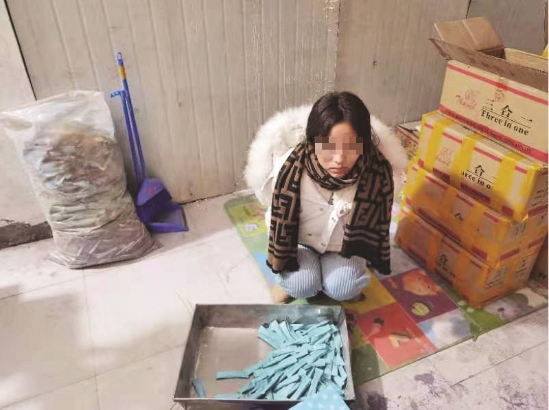 央视曝光纯中药减肥胶囊,减肥金色胶囊最新事件