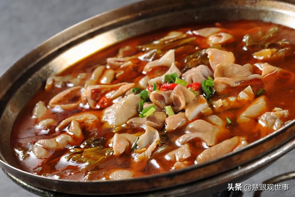 《侯海洋基层风云》中肥肠火锅鱼发生的故事