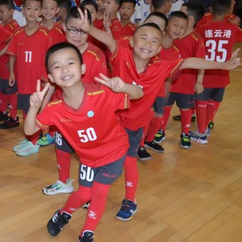 连云港初中封闭式训练营,连云港成人足球训练营招生报名