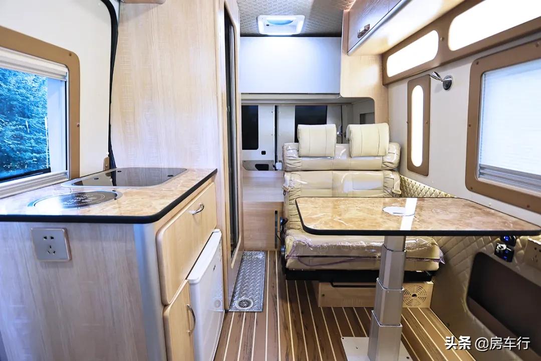 房车价格5-10万元低顶b型房车,房车大全20-30万的c型高档房车