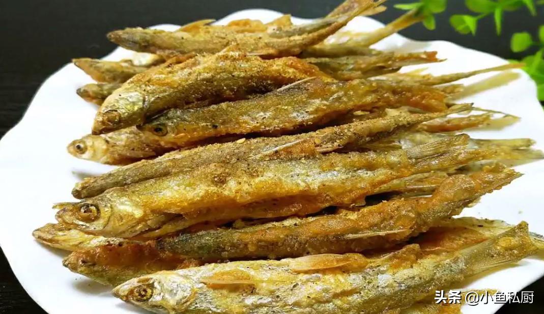 煎整条鱼不粘锅的正确方法,鲫鱼西红柿怎么煎不粘锅不破皮