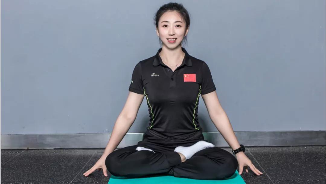 腿不直小腿外翻可以矫正过来吗,腿不直小腿外翻其实坐着就能解决