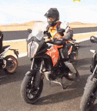 搞笑gif段子妹子你太皮了,搞笑gif段子妹子有点太淘气了