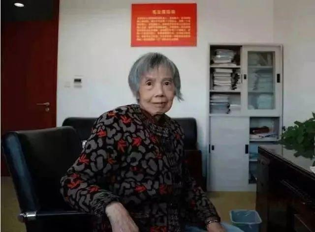 黄令仪为中国龙芯点赞,黄令仪制作龙芯的感受