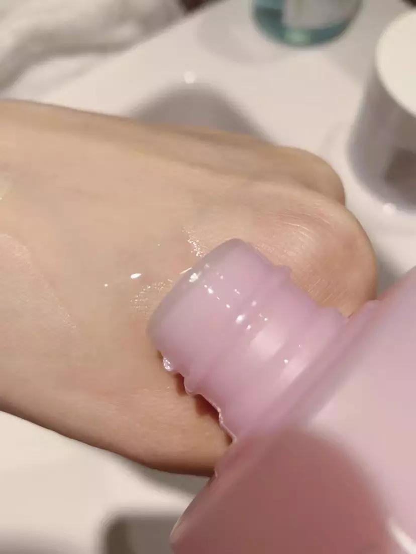 娇韵诗焕颜弹力精华水测评,娇韵诗粉水抗初老吗