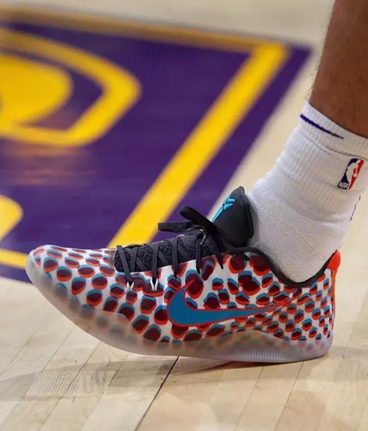 nba季后赛塔克上脚,nba今日上脚球鞋西蒙斯