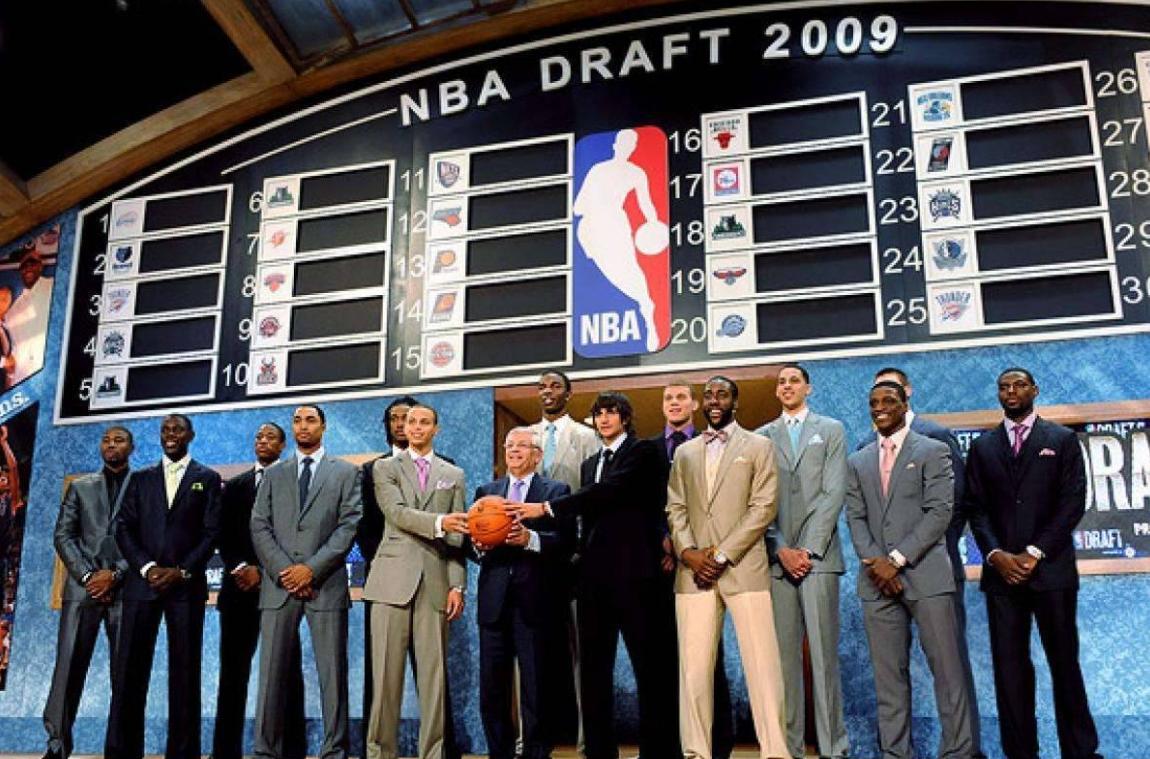 库里11年NBA生涯赢了463场比赛，同届的哈登、格里芬、德罗赞呢？