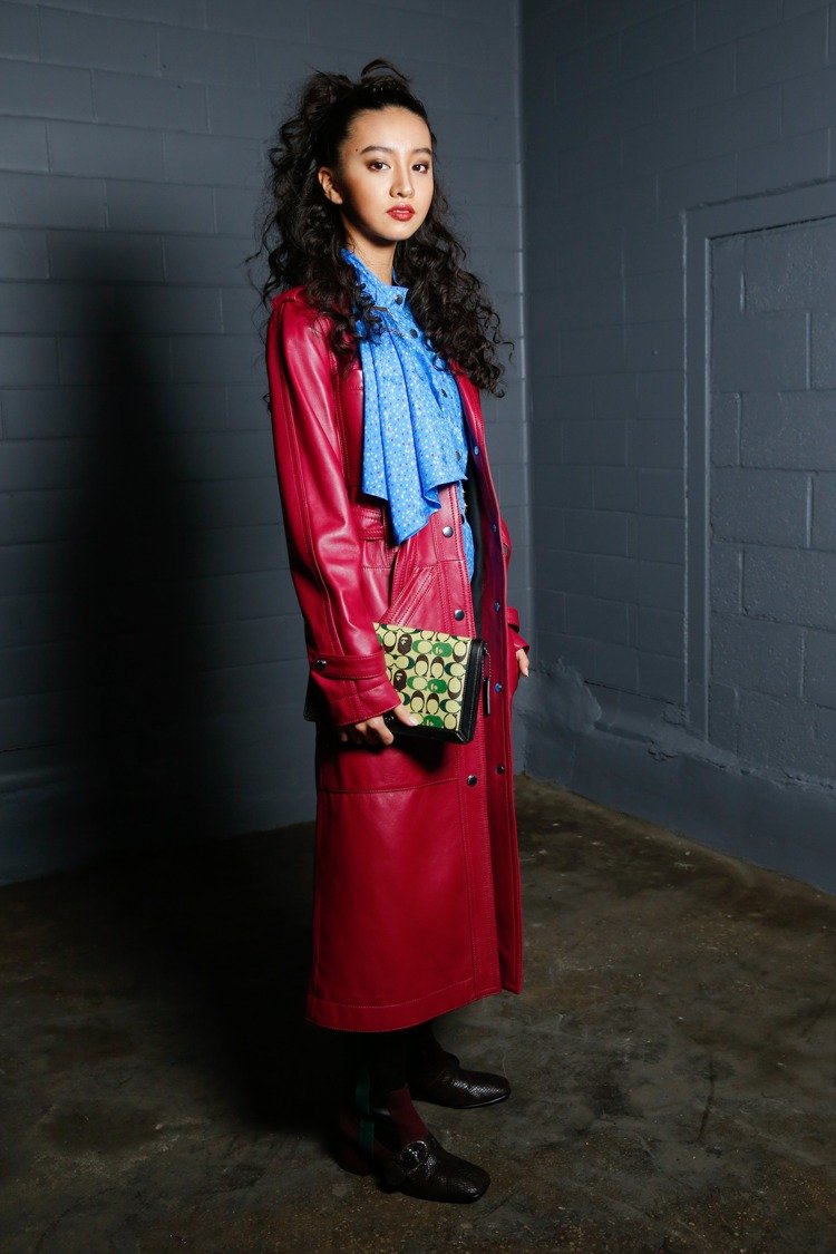 宋慧乔浪漫满屋斜马尾,宋慧乔长发卷发造型