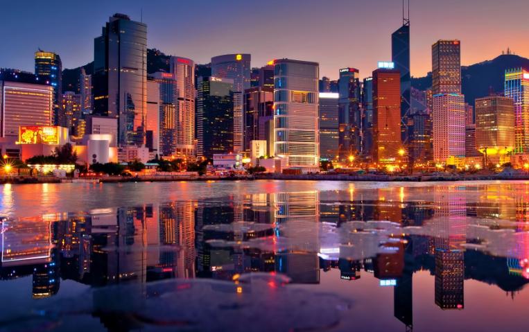 千亿港珠澳大桥已通车，李嘉诚曾强烈反对建桥，会因此损失惨重？