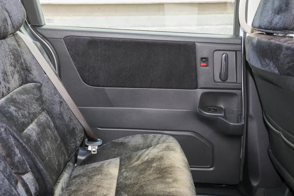 奥德赛电动中门复位方法,本田奥德赛走颠簸路中门异响