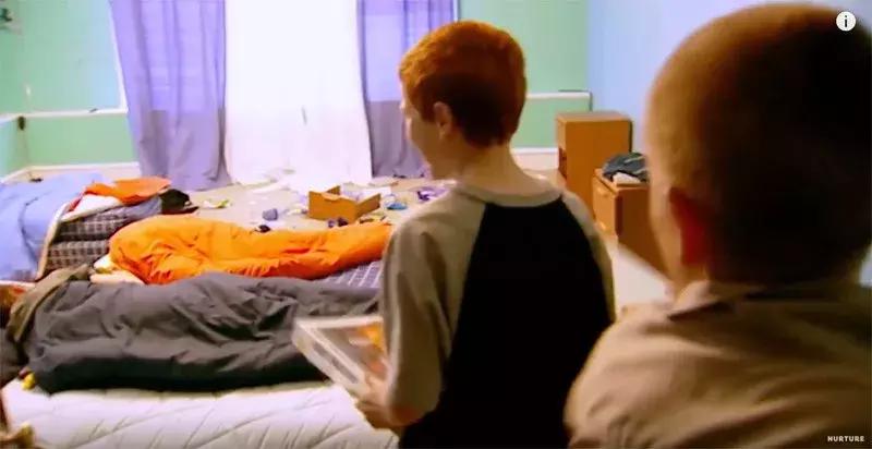 没有大人管的小孩子,没有大人管的孩子