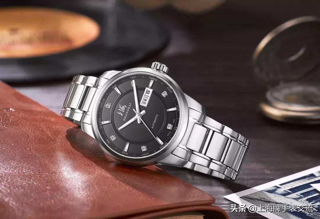 机械表正确的调节时间及日历方法,如何调节机械表上的日期