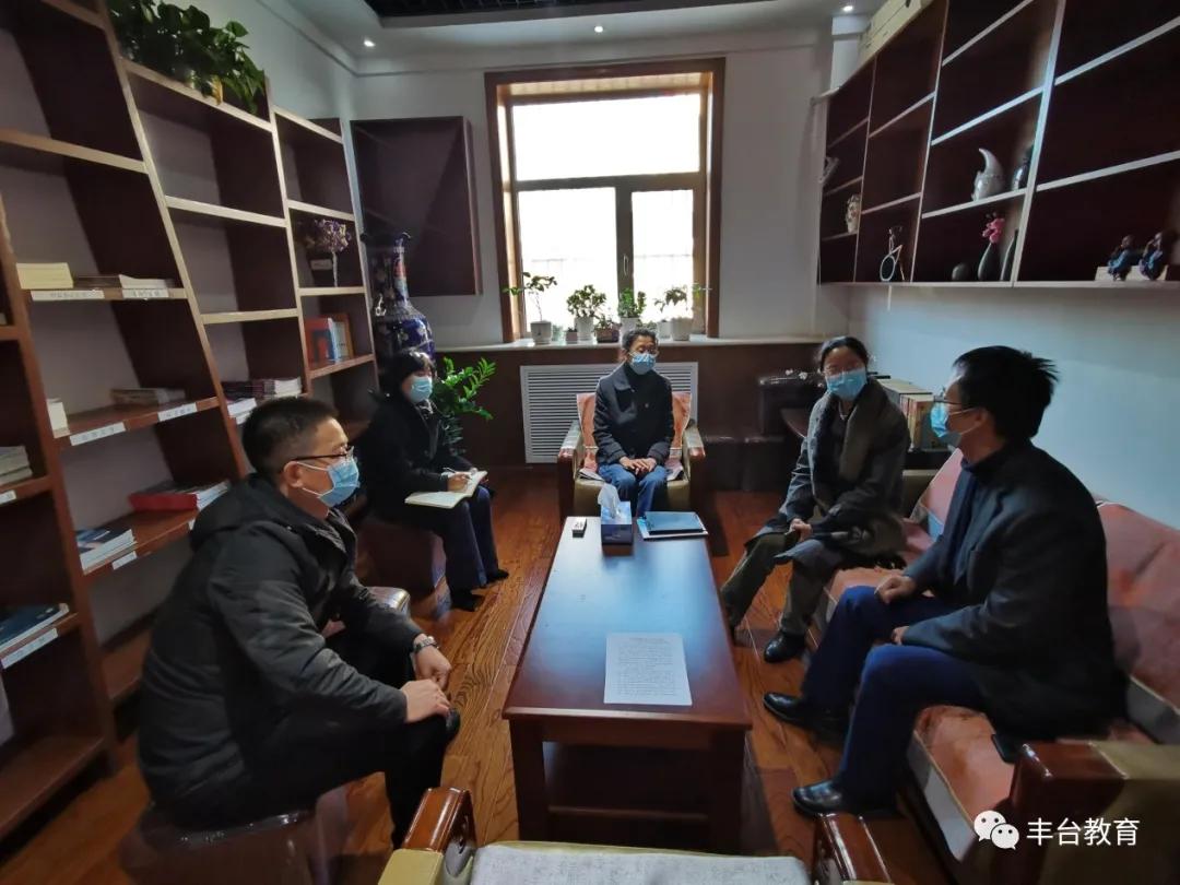 北京市第十中学:区委教育工委领导到校调研