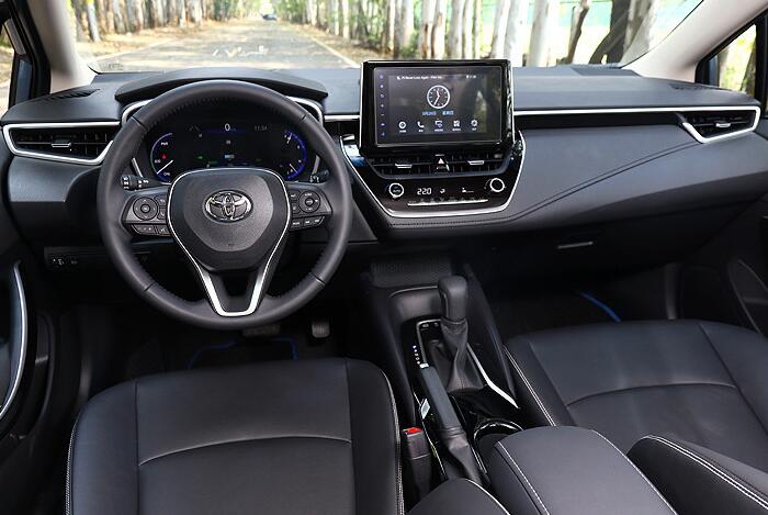 油电混动丰田卡罗拉顶配版,最省油的轿车卡罗拉报价