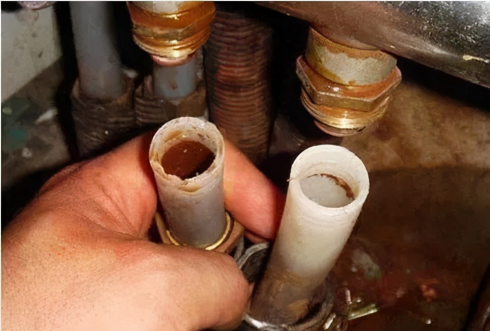 地暖漏水怎么补救最快最有效,地暖漏水导致楼下渗水