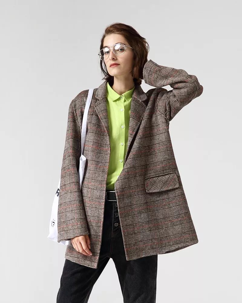 穿搭各种外套,中长款牛仔外套怎么搭配好看夏天