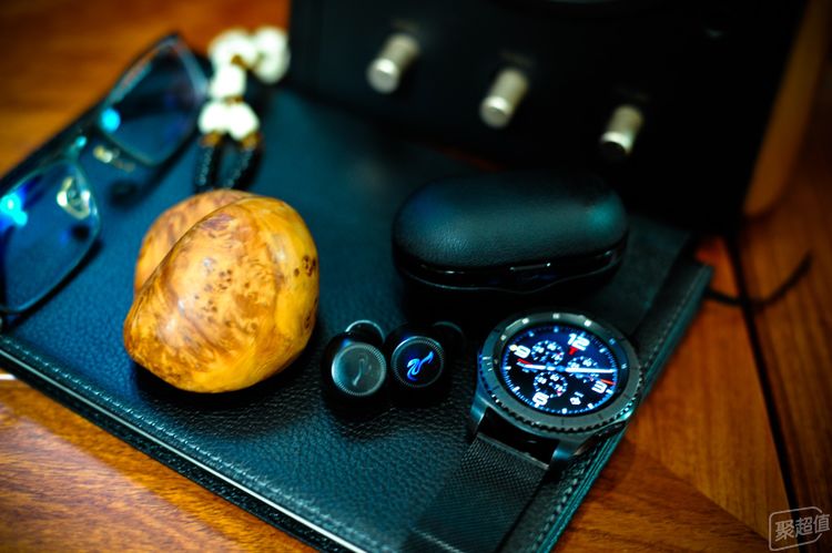 惠威aw-76真无线蓝牙耳机评测,惠威蓝牙耳机aw-73使用评测