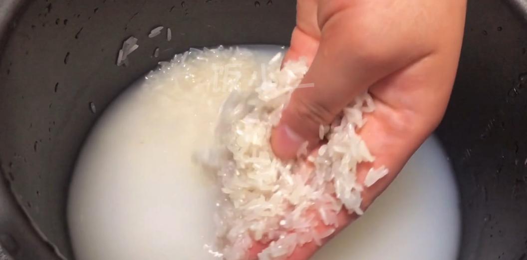 米饭如何蒸又软又香窍门,蒸米饭别再加水了教你好吃的做法