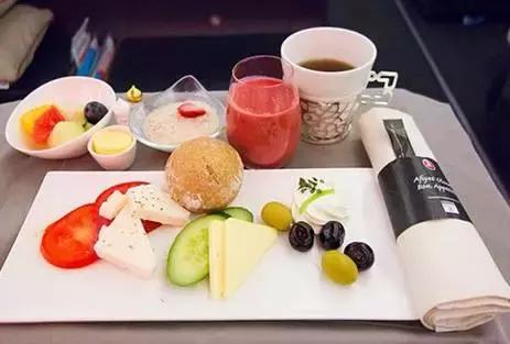 飞机餐哪家强？盘点全球「最好吃」的航空公司
