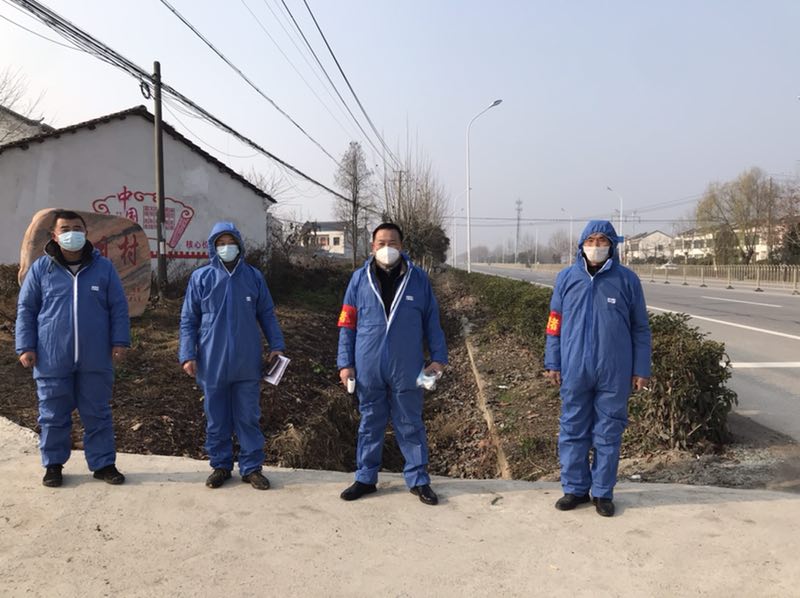 阳光明媚别外出！村干部劝阻村民获赞