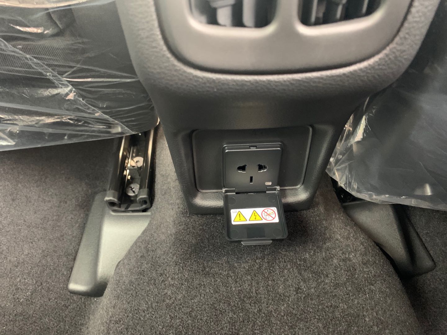 jeep指南者顶配2021,jeep指南者高性能版绕桩测试