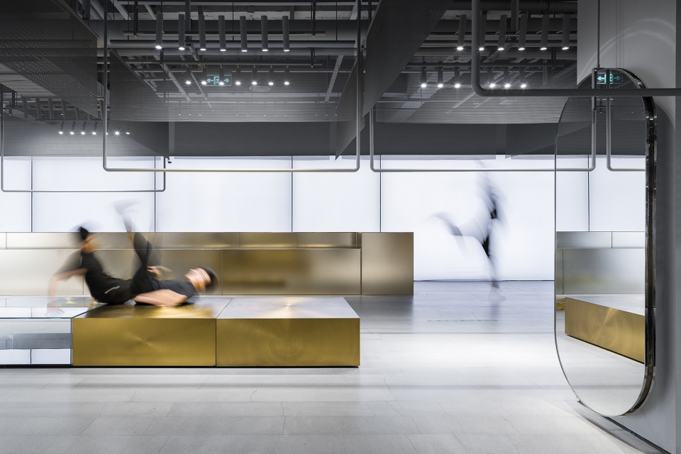 ur华师旗舰店,ur莘庄旗舰店