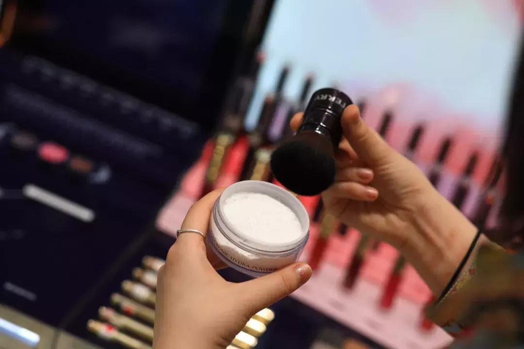 提升妆容精致度的化妆品,可以提升妆容质感的化妆品