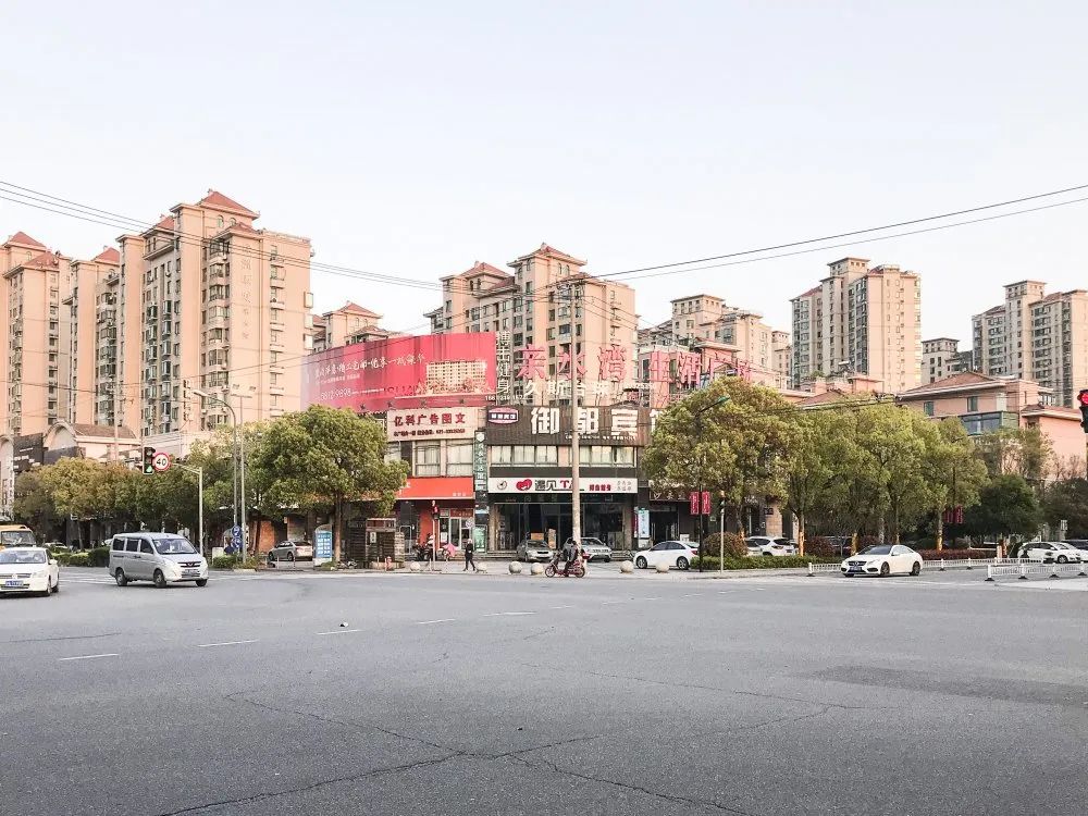 绿洲康城亲水湾开盘一房一价表,绿洲康城亲水湾两房两厅样板房