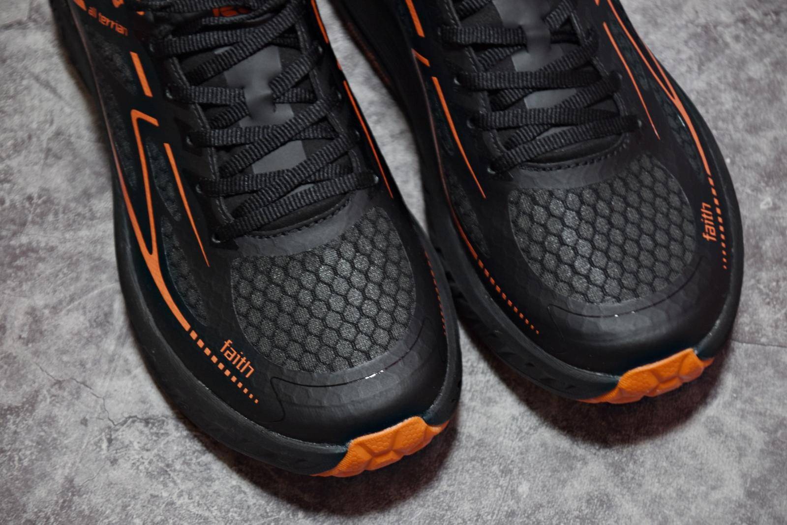 r2缓震跑鞋测评,r2跑鞋哪款适合初跑者