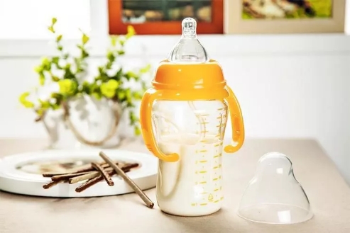 健康聪明的妈妈都这样选奶瓶,一直母乳的宝宝如何选择奶瓶