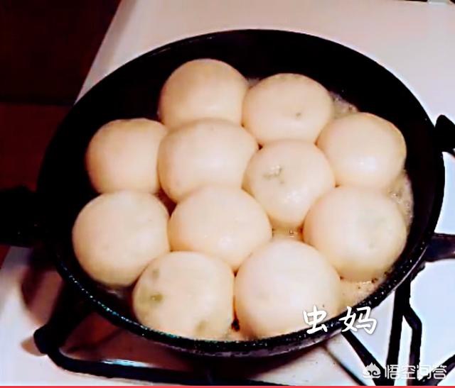 水煎包怎么做才能外酥里嫩,水煎包如何做色香味俱全