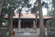 此地3000亩,只葬了一个家族,拥有10万多座坟冢,94年申遗成功