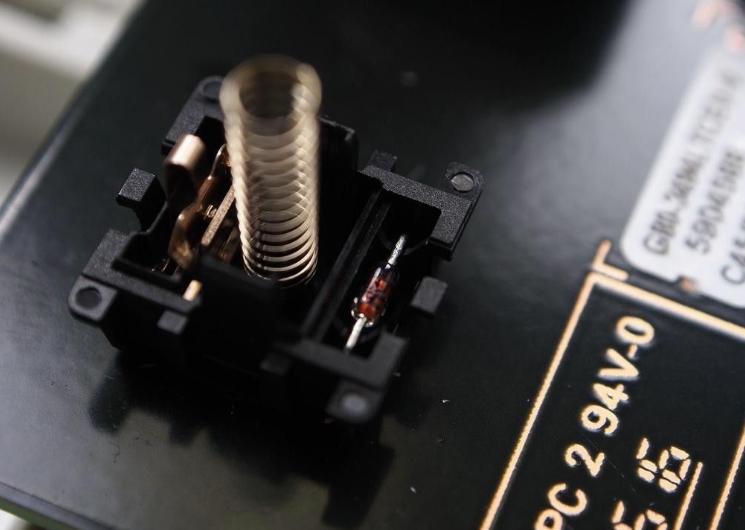 为什么机械键盘按键不会冲突,机械键盘为什么会连键