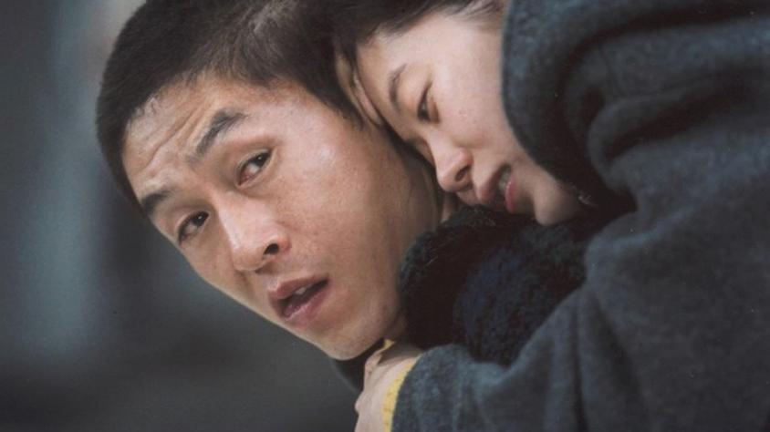 《绿洲》爱恋仅存于白鸽的幻象中，一部看完让人压抑的爱情电影