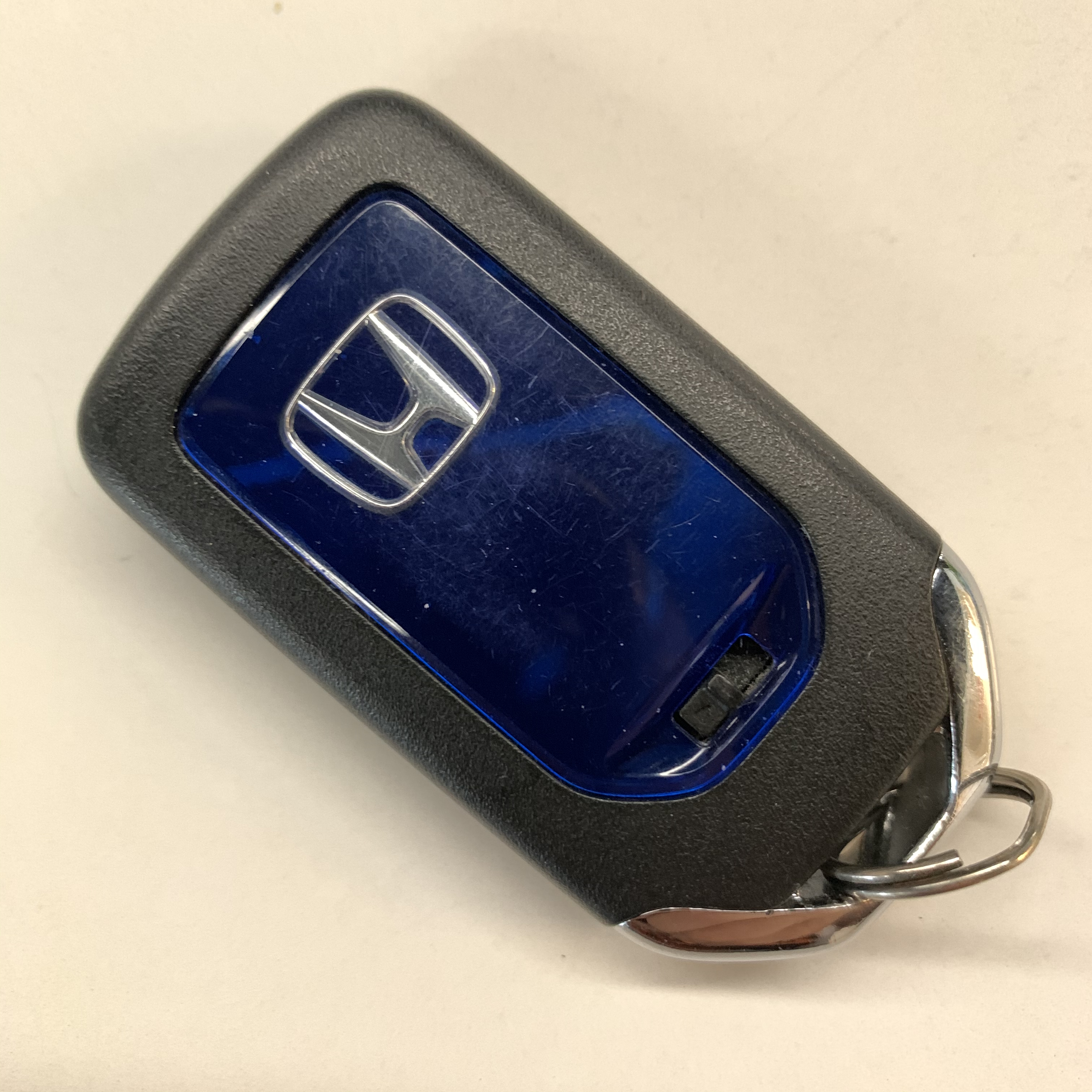 东风本田crv钥匙没电怎么换电池,马自达cx-5钥匙没电了怎么换电池