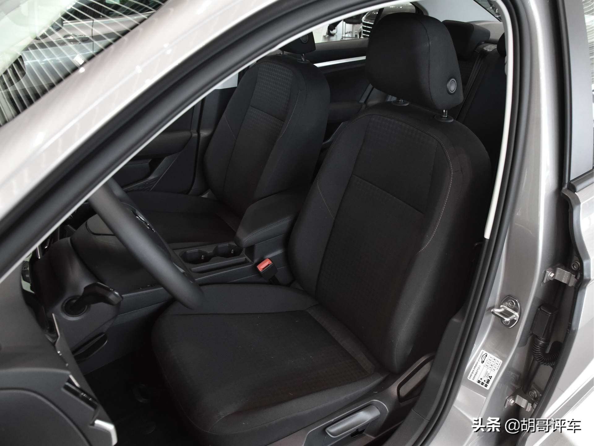 想要买好点的车,一汽大众宝来选哪款最经济实惠